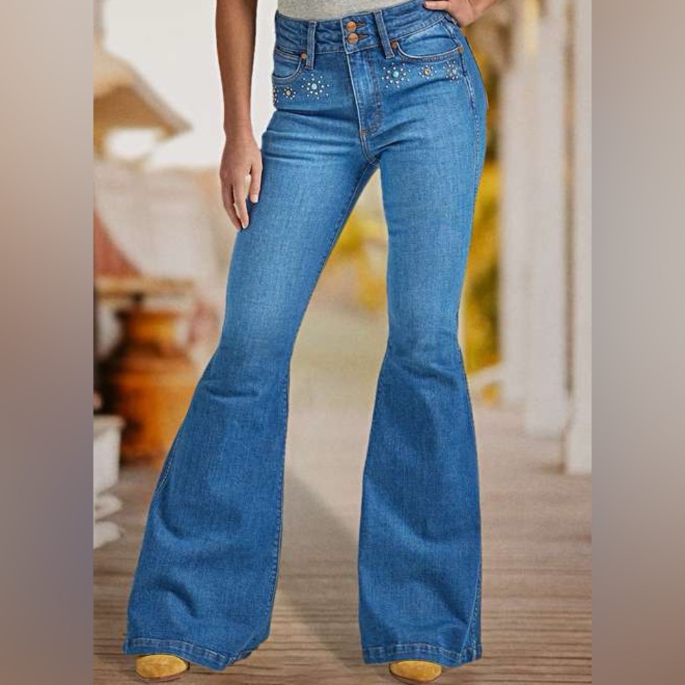 (SOLD) NWT Wrangler Retro High-Rise Embellished Bell Bottom Jeans